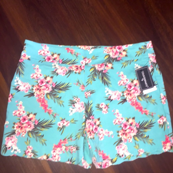 Counterparts Pants - Counterparts Scalloped Hem Tropical Print Stretch Shorts NWT